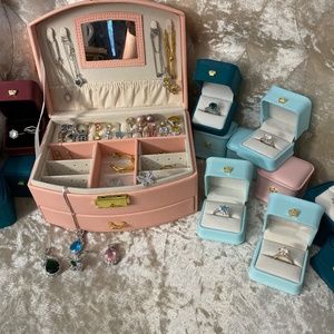 New arrival Moissanite jewelry. Bundle 20% additional.